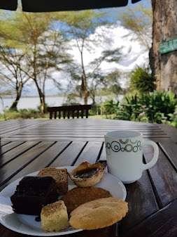 breakfast on safari